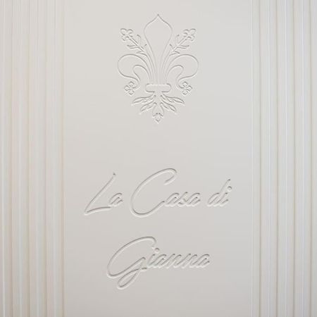 شقة Keys Of Italy - Sgiuseppe 18 - Monolocale Intimo E Conveniente A Santa Croce فلورنس المظهر الخارجي الصورة
